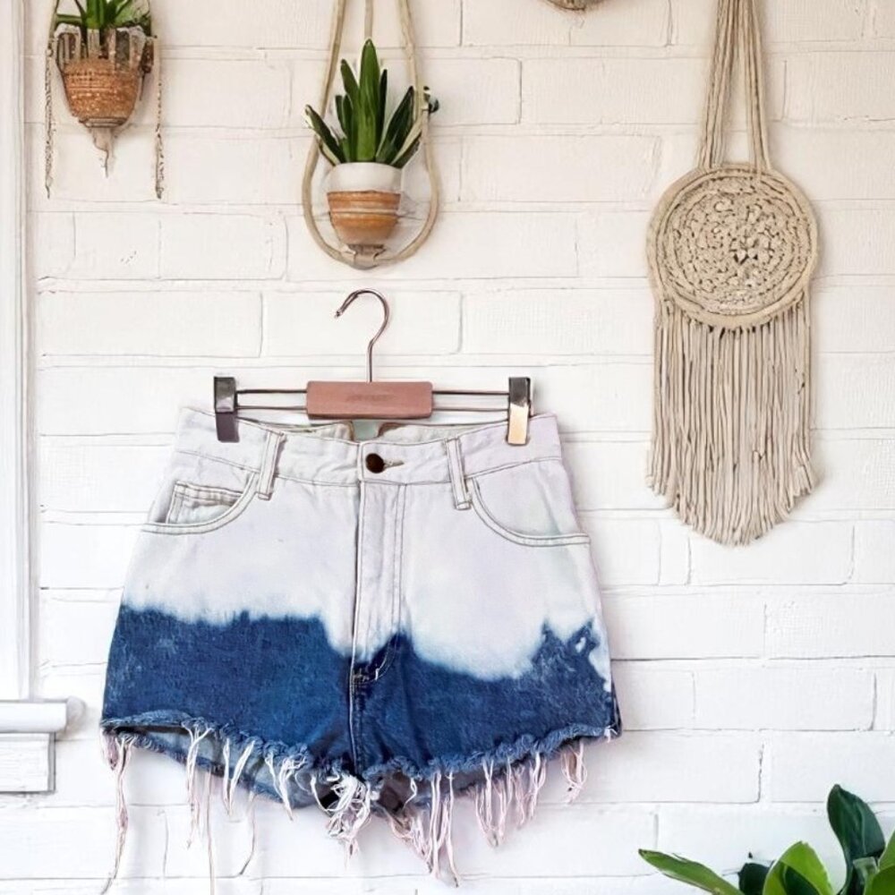 Y2K retro look Distressed high rise acid wash Jean shorts MADE USA SZ 9